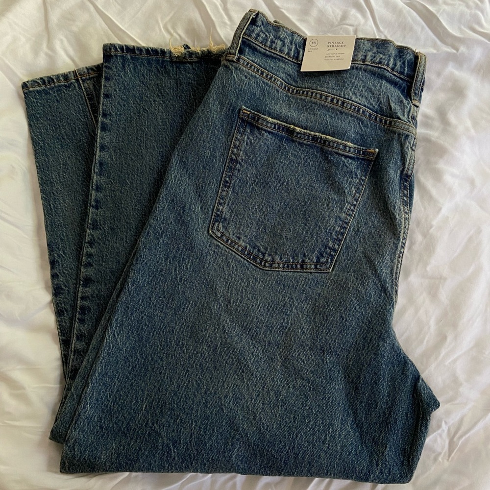 NWT Straight leg Distressed Vintage Jeans 16 27L
